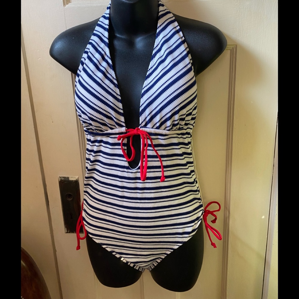 Navy/white swimsuit
